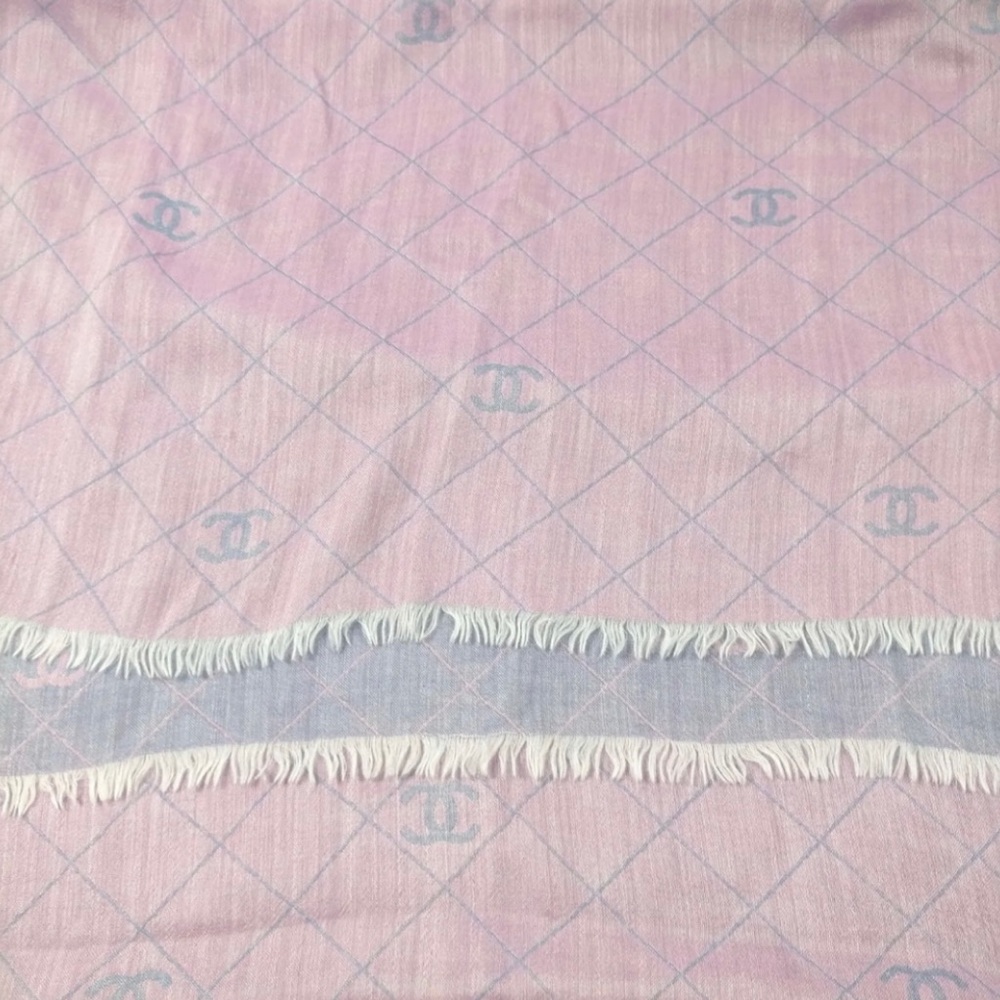 CHANEL Purple and Light blue
CASHMERE SCARF - Picture 12 of 12